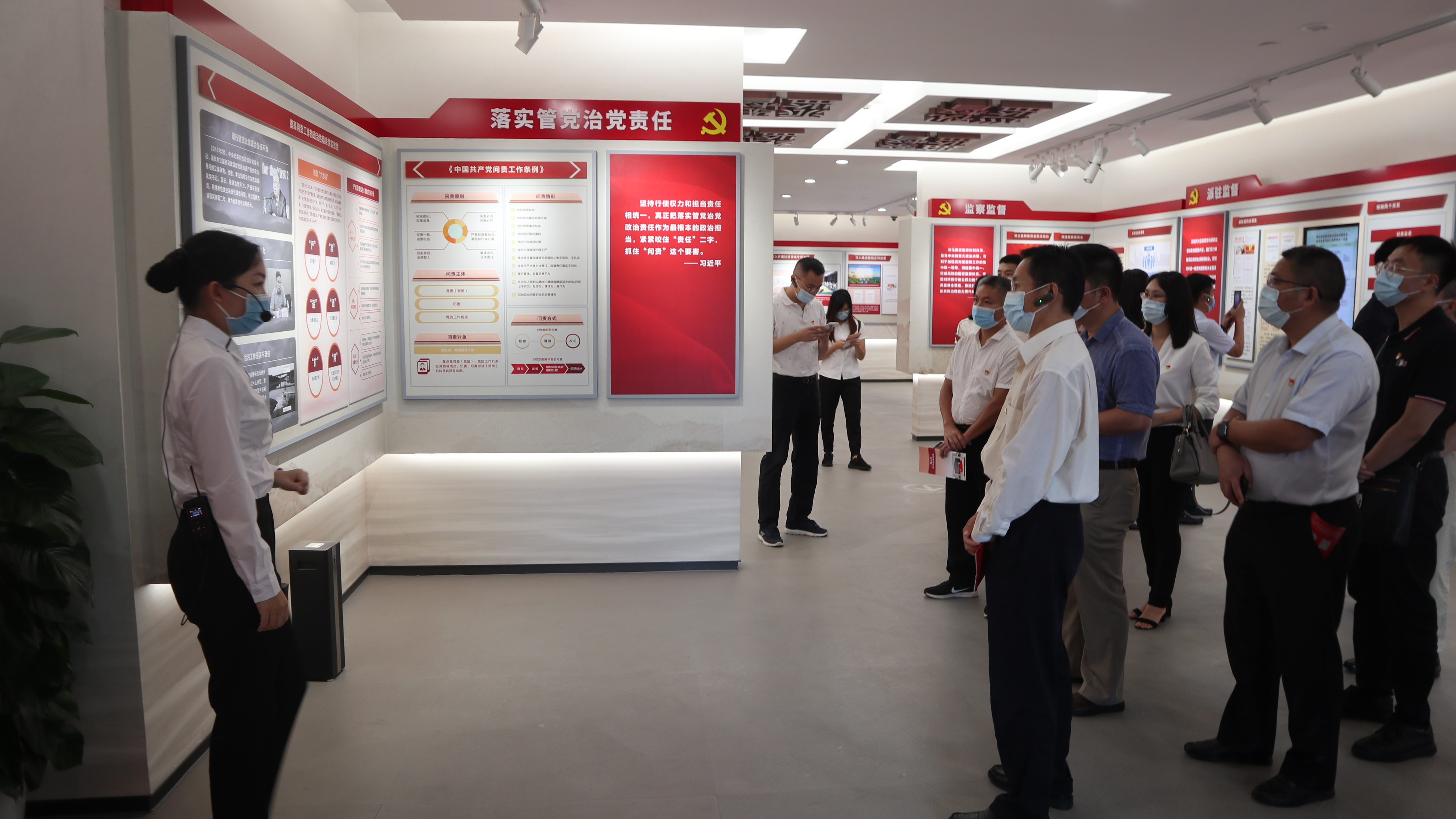 IMG_1394--参观展厅.jpg