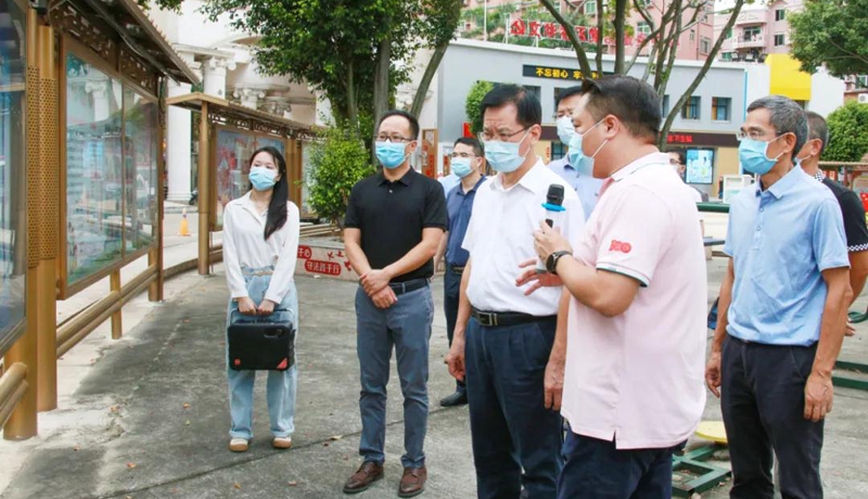 调研组实地考察顺德区龙江镇文华社区.jpg