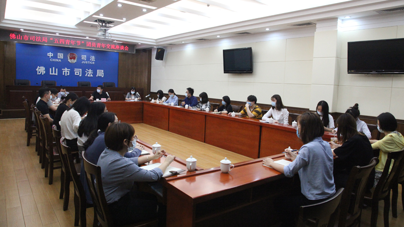 高华东主任与团员青年分享交流.JPG