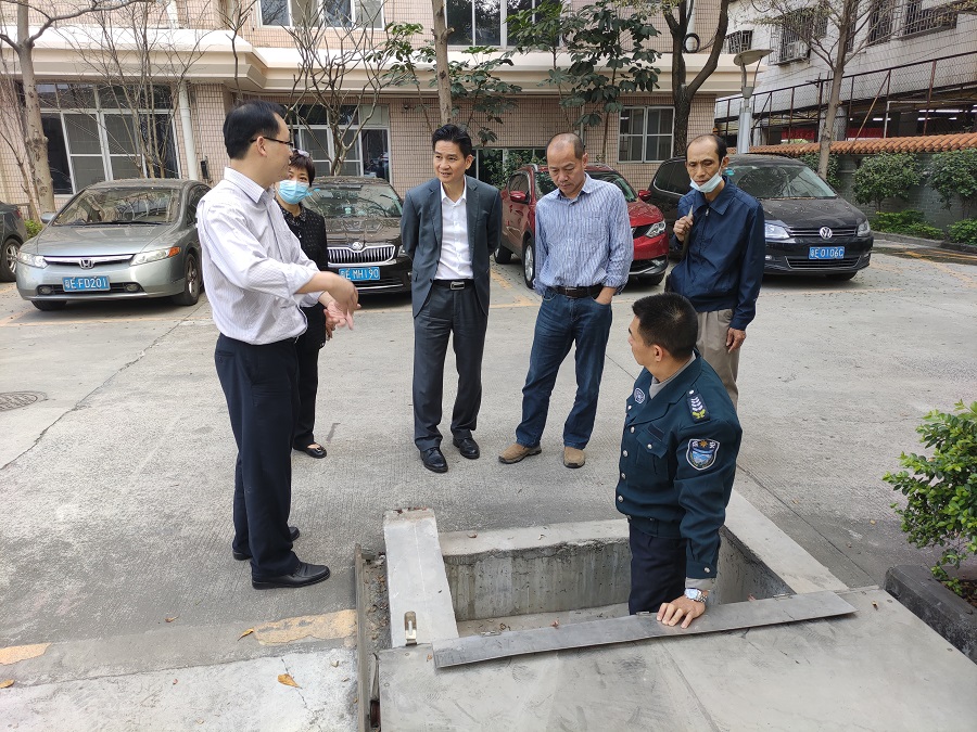 检查消防水池.jpg