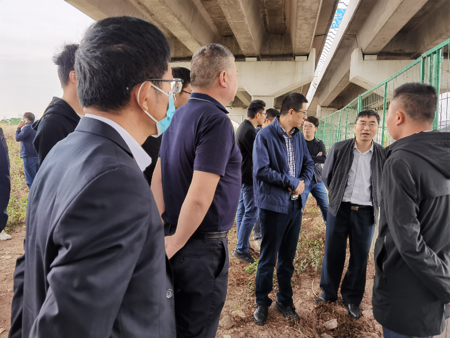 跨河桥梁环境应急设施现场调研.jpg